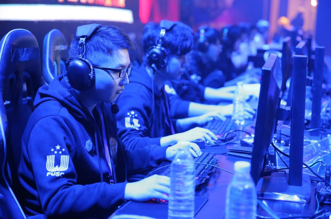 她临危不乱 她临危不乱